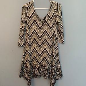 Women’s XS Black & White Tunic